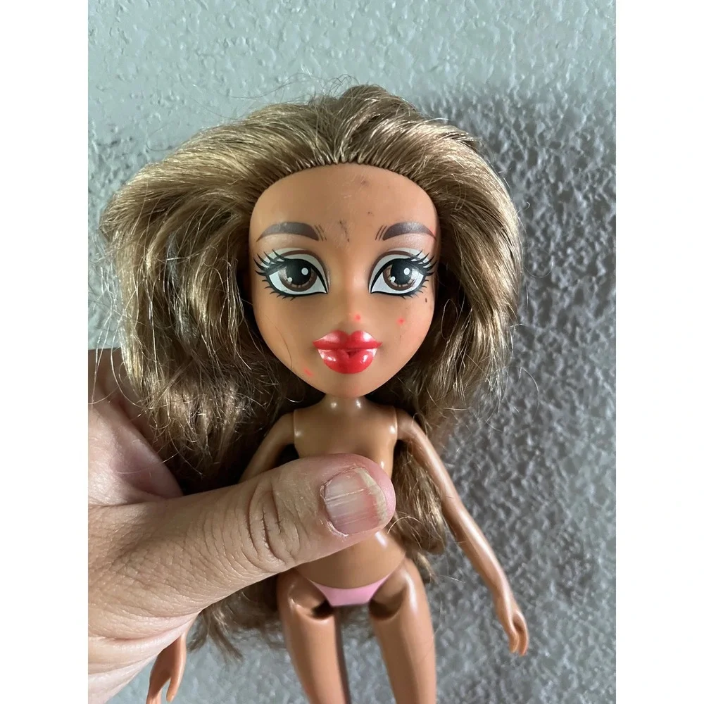 MGA Bratz Yasmin Doll Nude‎ Brown Hair Brown Eyes for Parts or Customizing